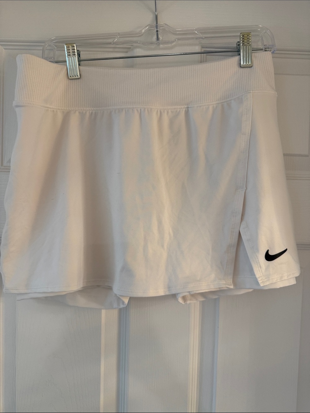 Nike Large White Women's Tennis Skort with Black Swoosh